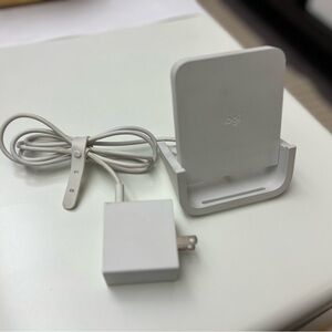 Logitech Wireless Charging Stand